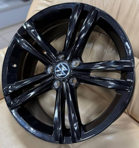 Диск IWheel IVF-3111 8x18 5*112 Et:35 Dia:57,1 B
