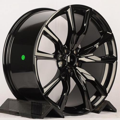 Диск IWheel IV-152 10,5x22 5*112 Et:43 Dia:66,6 Gloss Black